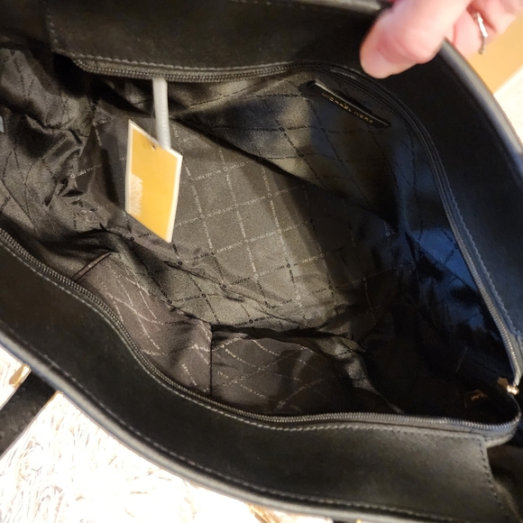 Michael Kors large black Jetset PURSE ONLY (Wallet sold) - Picture 4 of 6